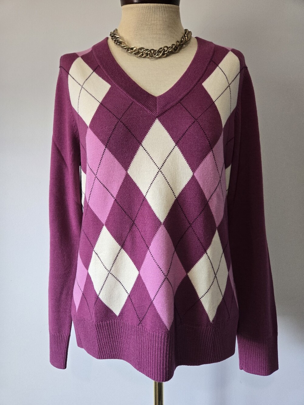 Brooks Brothers Merino Wool Pink, Purple & White Argyle V-Neck Sweater. Size L